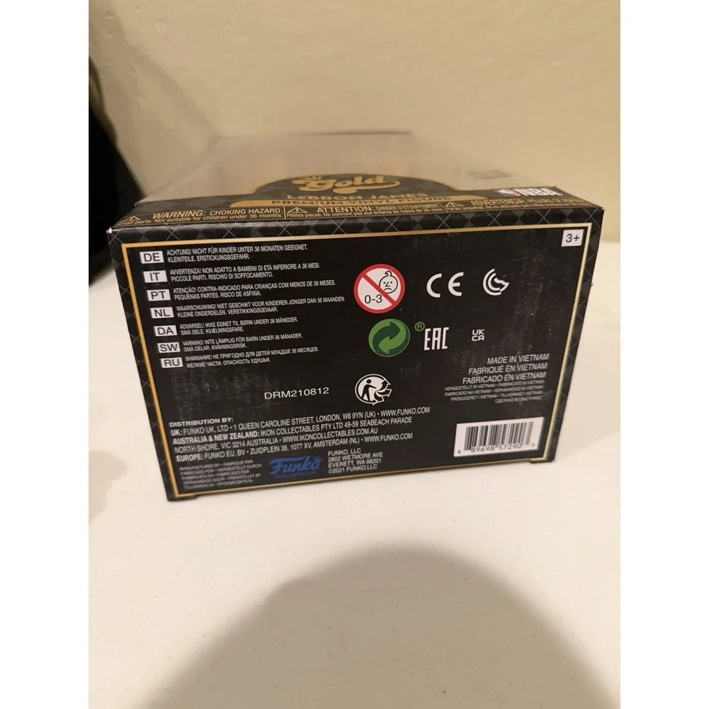 Funko Vinyl Gold 12 in: Lebron James